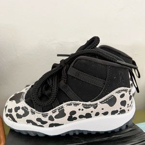 New in box JORDAN 11 Retro TD black gym red sail white 8C